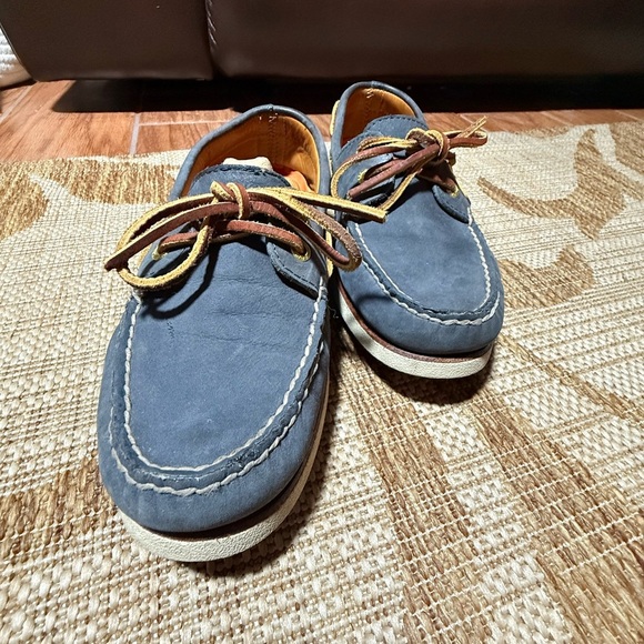 SPERRY Gold Cup™ Authentic Original Boat Shoe
Mens 7.5 Wmns 8.5-9 Navy EXCELLENT - Picture 2 of 7